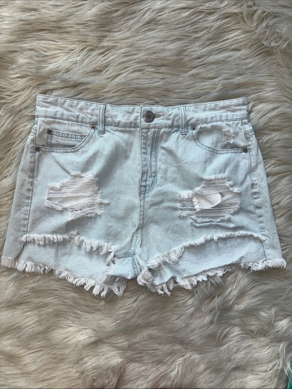 Gianni Bini distressed shorts